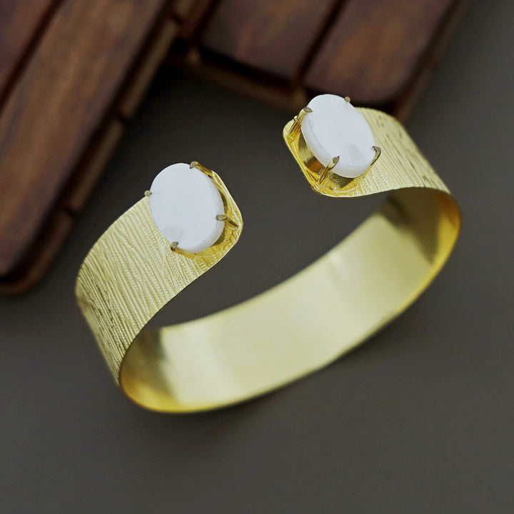 Akshi Textured Golden Claw Dual Oval Glossy Bangle