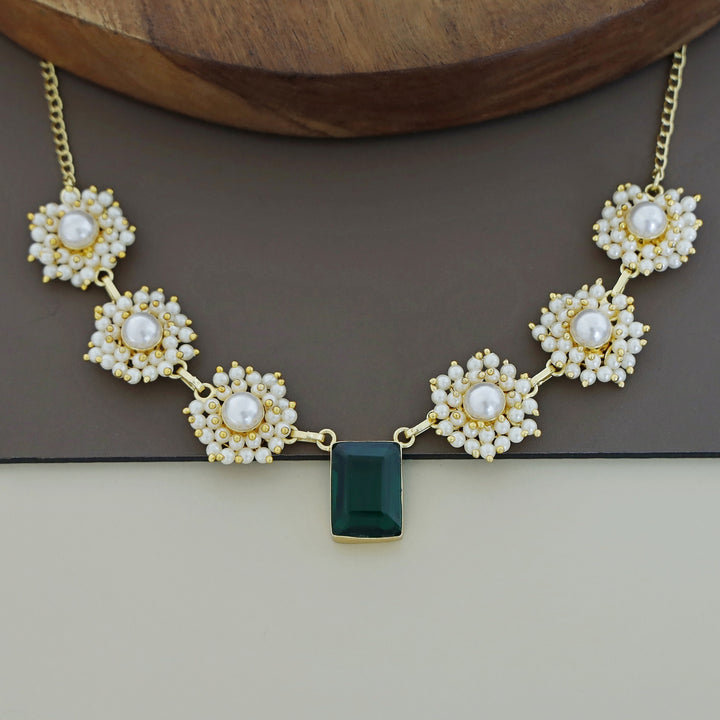 Adelita Glossy Rectangle Cluster Pearl Short Neckpiece / Choker