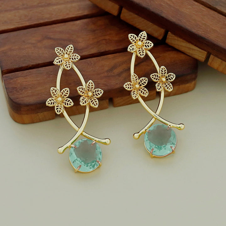 Anara Tri Flower Glossy Claw Earring