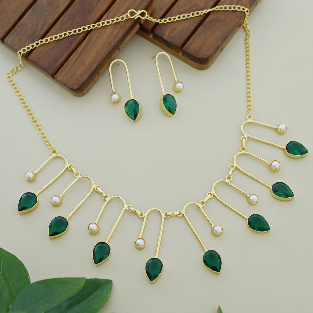Delta Golden Glossy Drop Pearl Neckpiece With Earring
