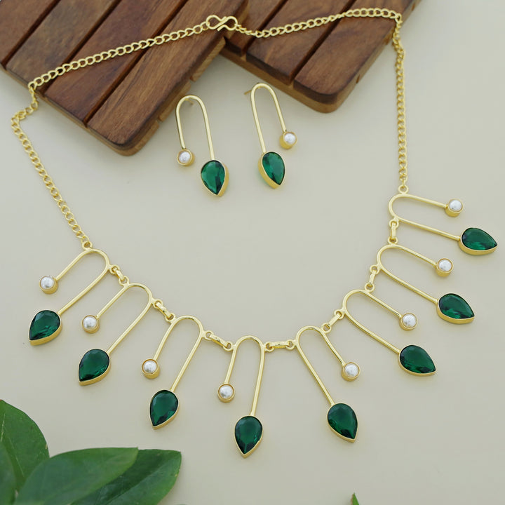 Delta Golden Glossy Drop Pearl Neckpiece With Earring