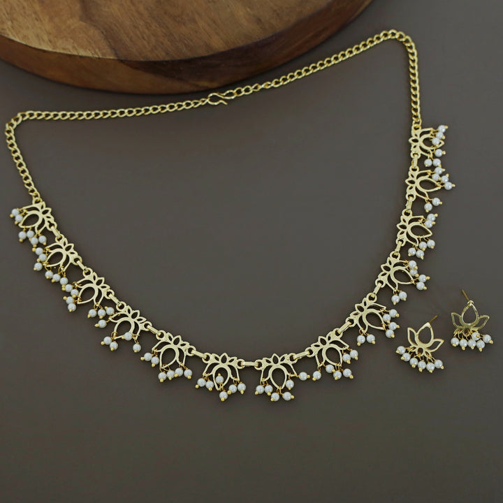 Luna Lotus Cluster Pearl Neckpiece With Earring