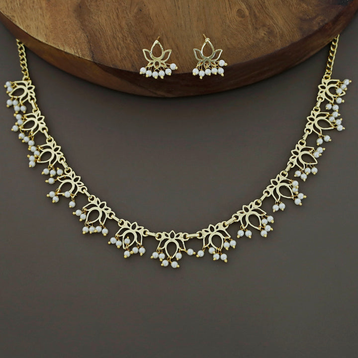 Luna Lotus Cluster Pearl Neckpiece With Earring