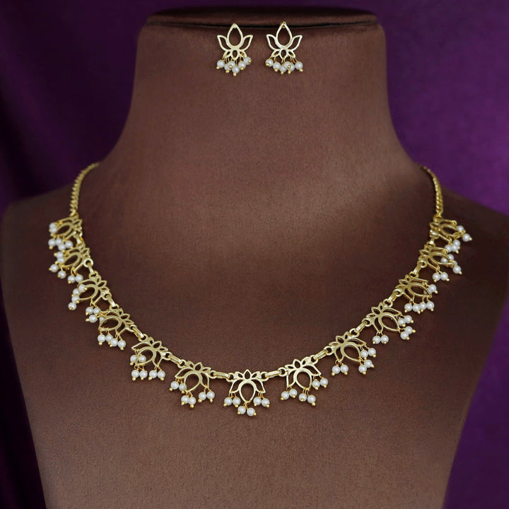 Luna Lotus Cluster Pearl Neckpiece With Earring