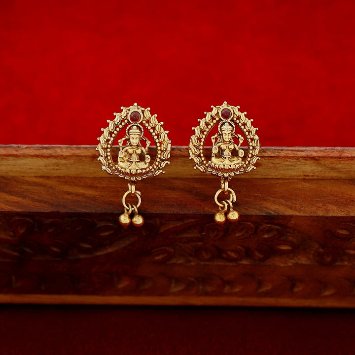 Rakshita Devi 3 Layer Palakka Choker With Earring