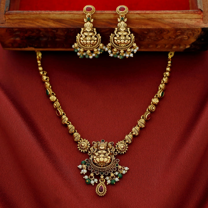 Rudrakshi Devi Short Neckpiece With Earring