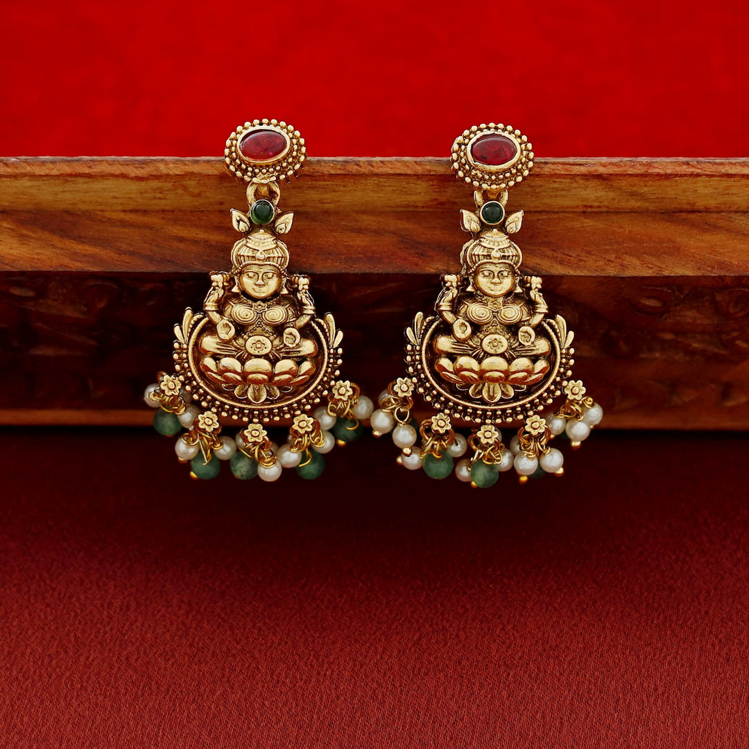 Rudrakshi Devi Short Neckpiece With Earring