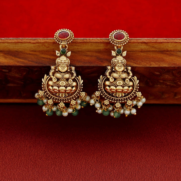 Rudrakshi Devi Short Neckpiece With Earring