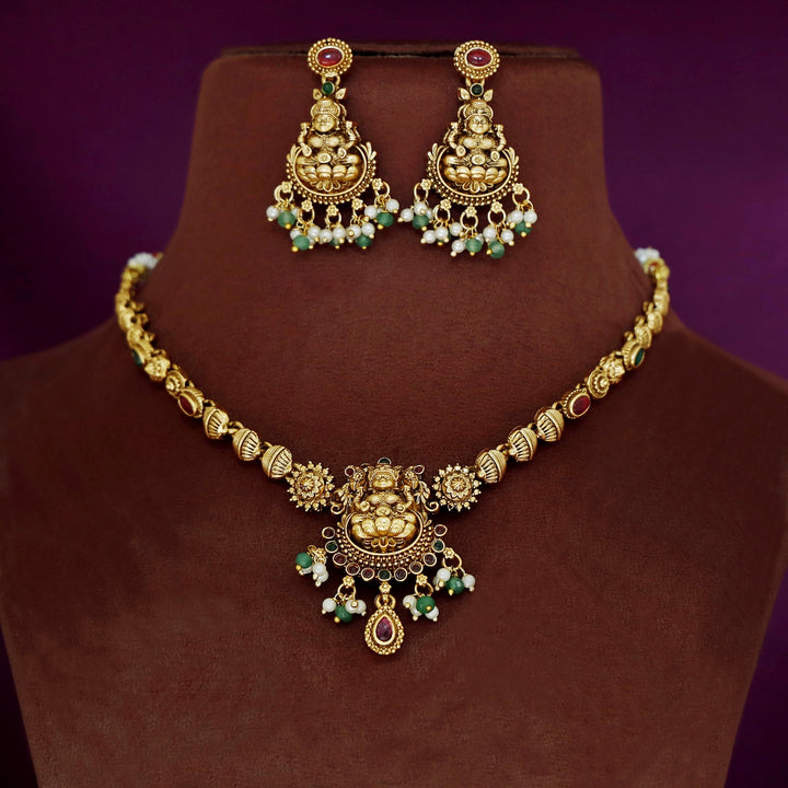 Rudrakshi Devi Short Neckpiece With Earring