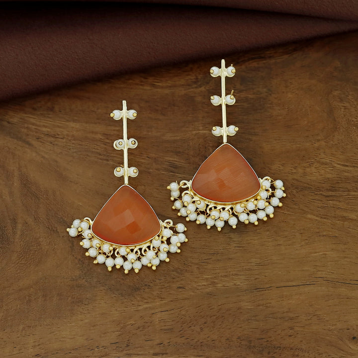 Saya Golden Stick Cluster Pearl Glossy Earring