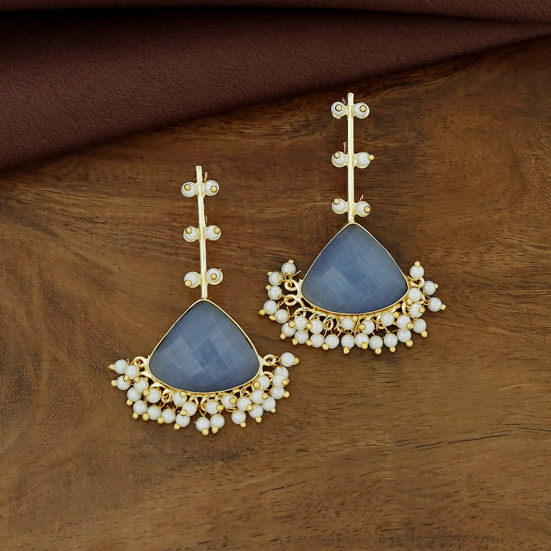 Saya Golden Stick Cluster Pearl Glossy Earring