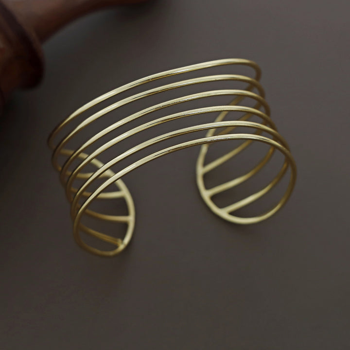 Adeline Golden Layer Curly Bangle