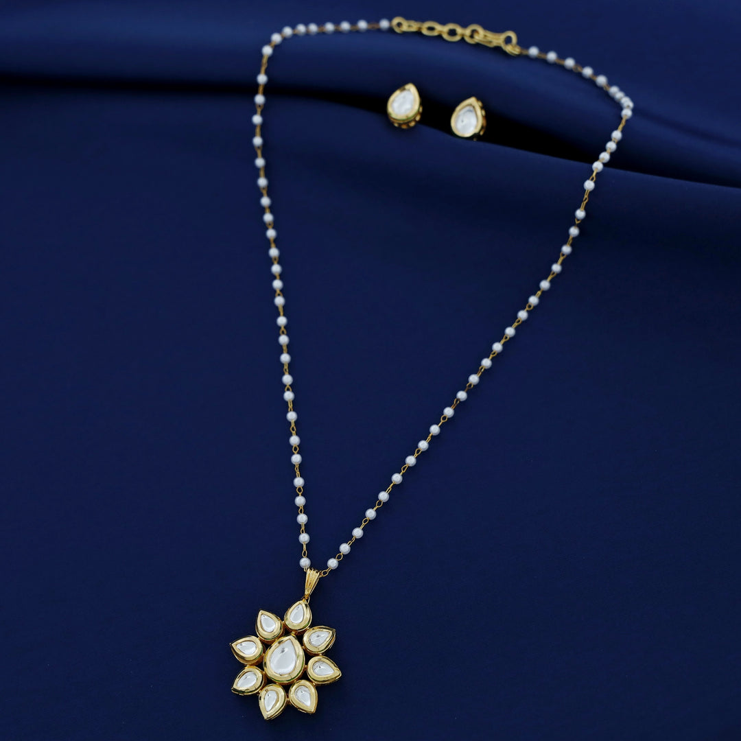 Laara Pearl Floral Kundan Neckpiece With Drop Stud