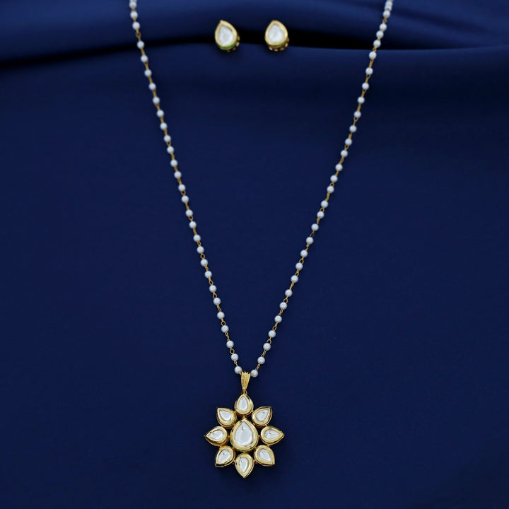 Laara Pearl Floral Kundan Neckpiece With Drop Stud