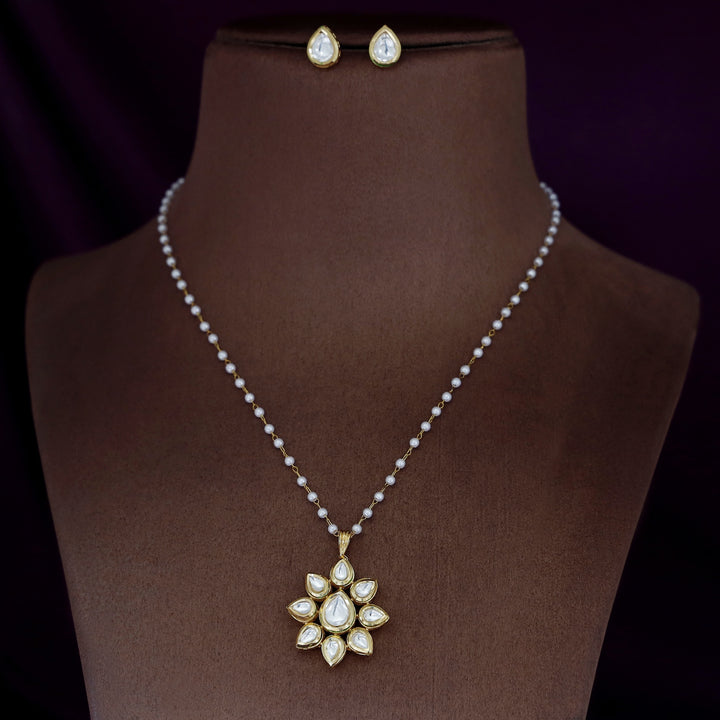 Laara Pearl Floral Kundan Neckpiece With Drop Stud