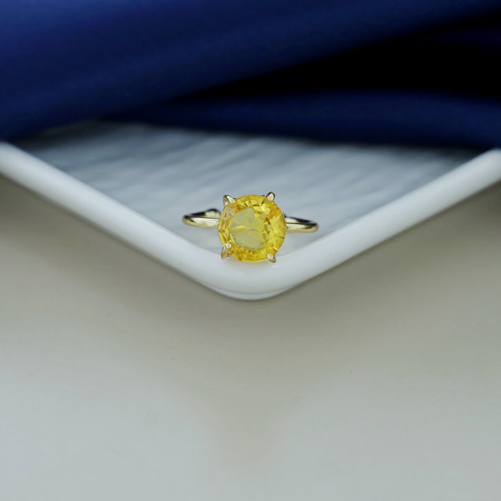 Golden Claw Glossy Round Ring