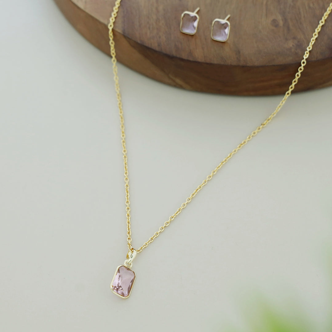 Seira Glossy Rectangle Neckpiece With Stud