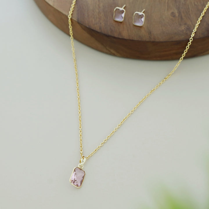 Seira Glossy Rectangle Neckpiece With Stud
