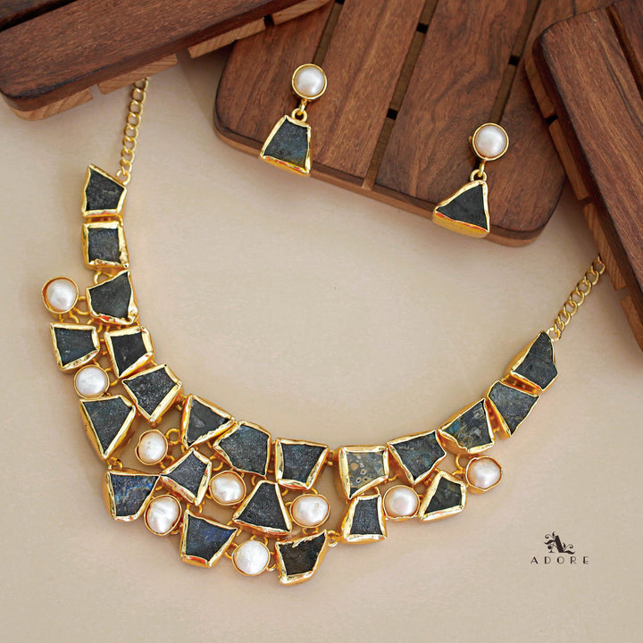 Scarlett Raw Stone + Baroque Neckpiece With Earring