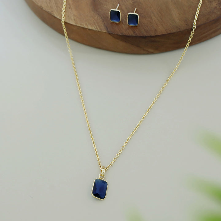 Seira Glossy Rectangle Neckpiece With Stud