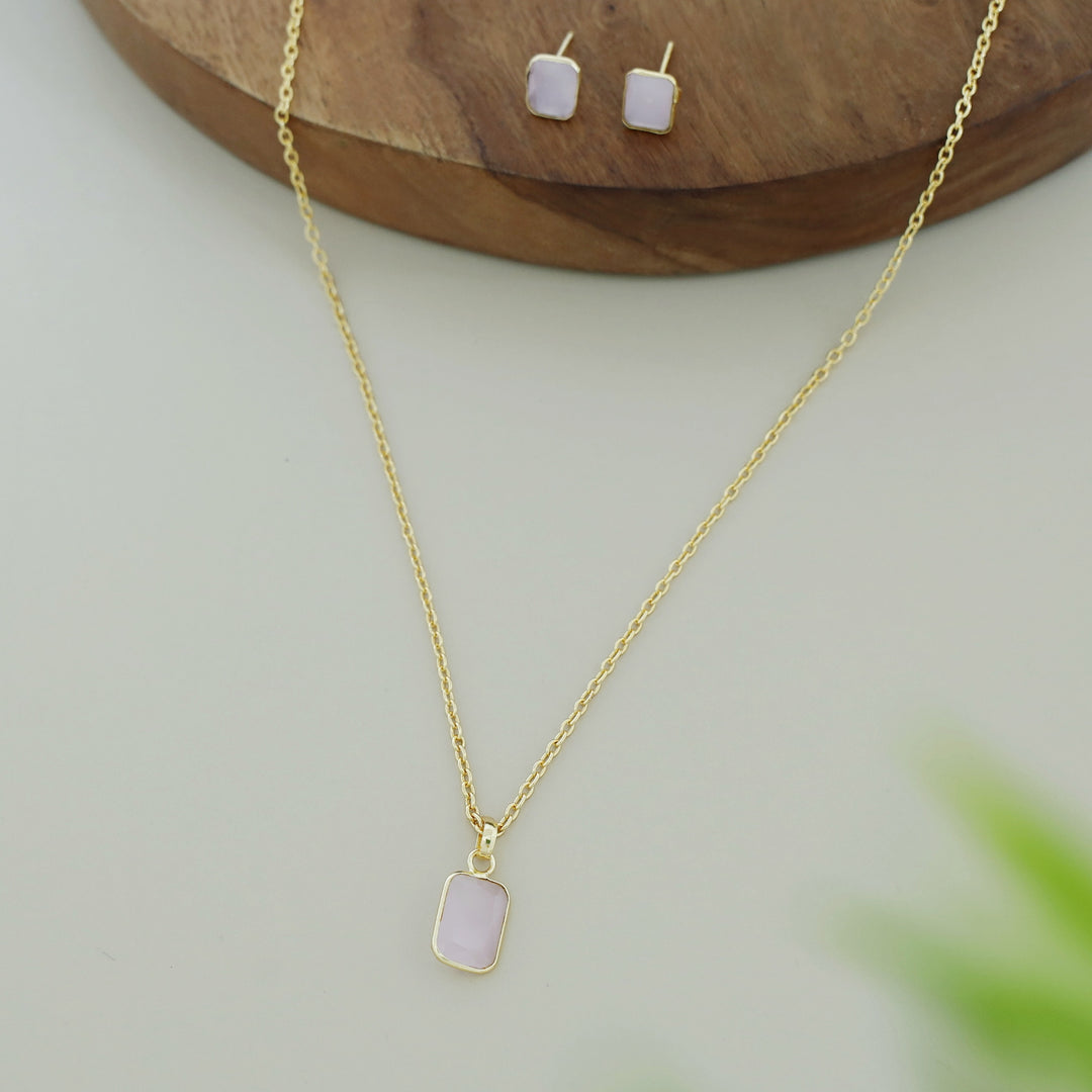 Seira Glossy Rectangle Neckpiece With Stud