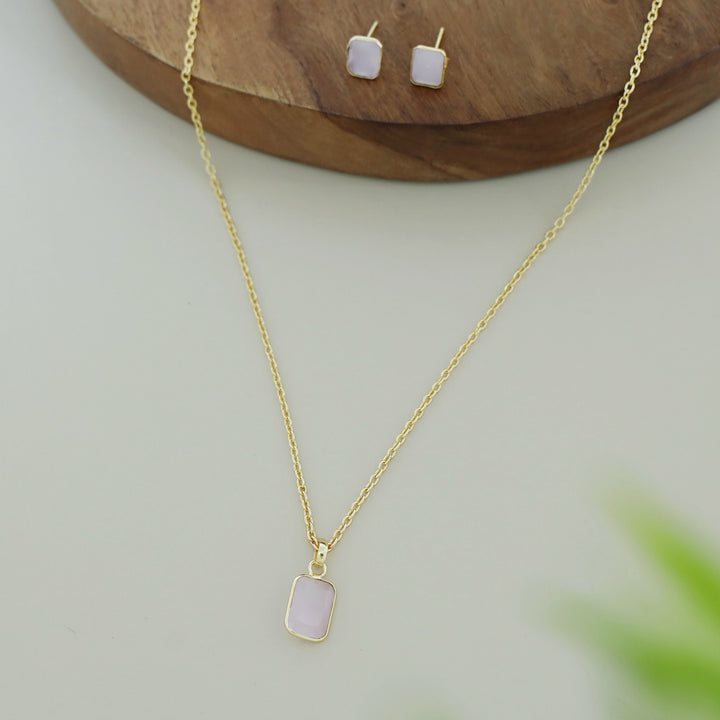 Seira Glossy Rectangle Neckpiece With Stud