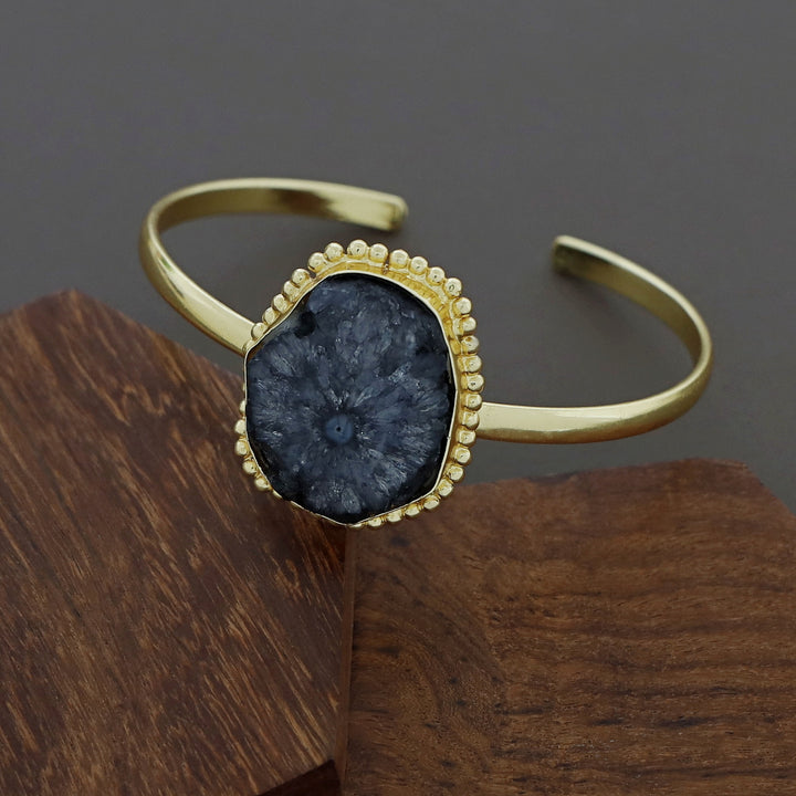 Wamika Golden Agate Stone Bangle