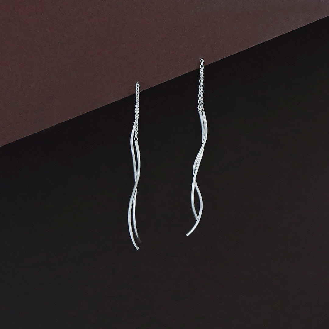 Kireina Curvy Needle And Thread Earring
