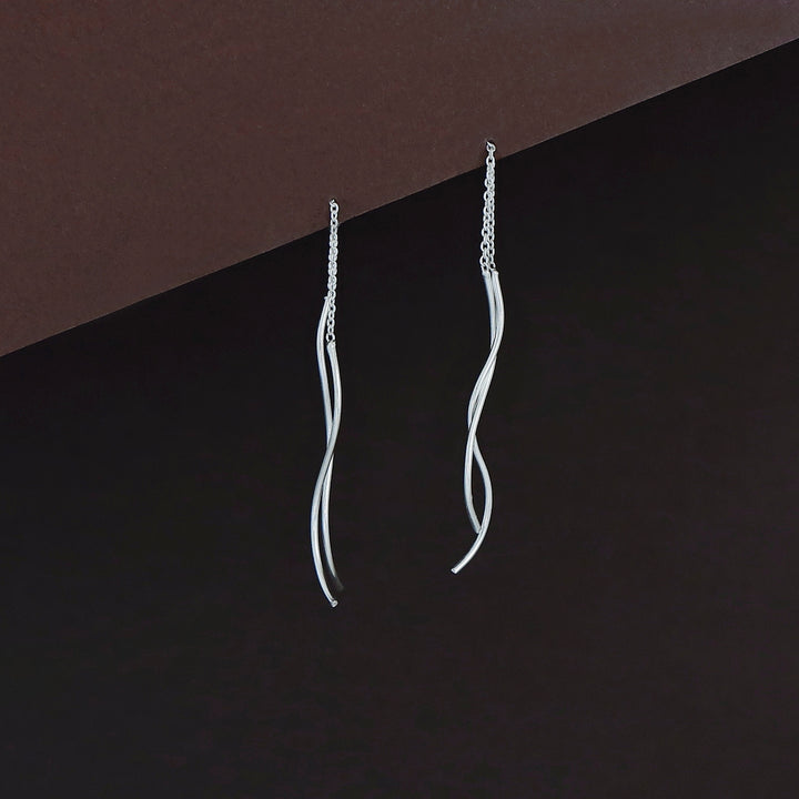 Kireina Curvy Needle And Thread Earring