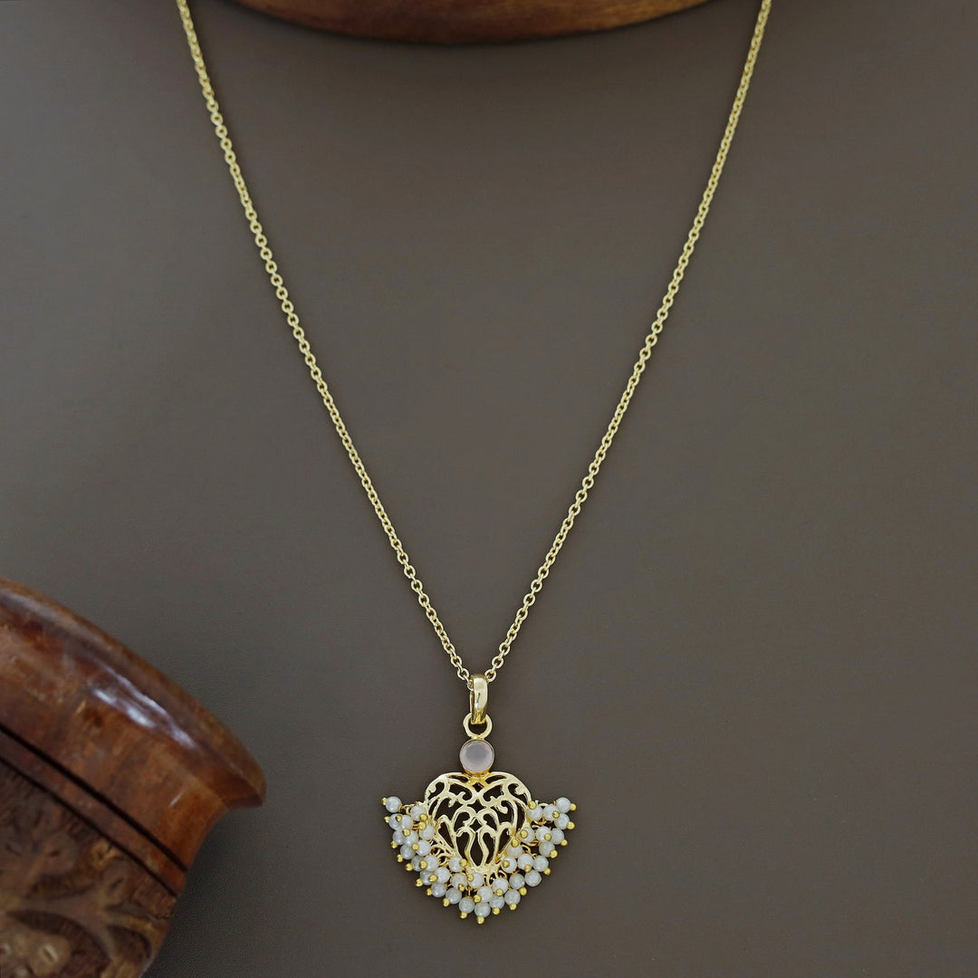 Rosalind Cluster Pearl Heart Glossy Neckpiece