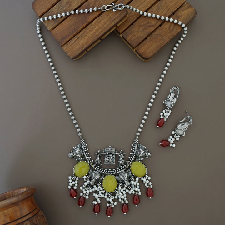 Alizza Antique Pearl Neckpiece With Earring