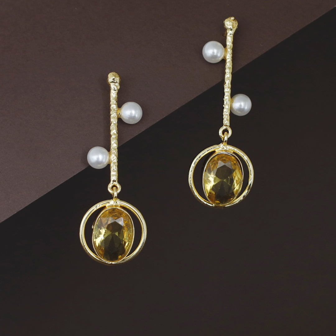 Golden Hammered Stick Pearl Oval Glossy Earring