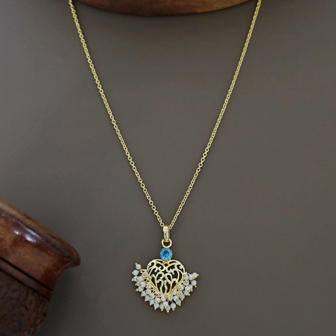 Rosalind Cluster Pearl Heart Glossy Neckpiece