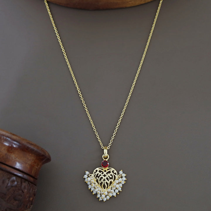 Rosalind Cluster Pearl Heart Glossy Neckpiece