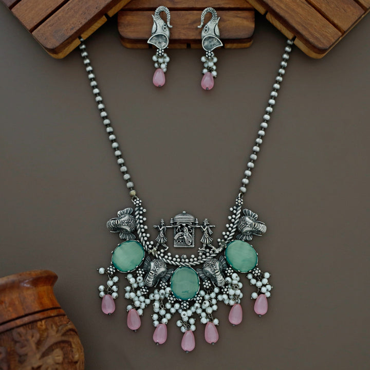 Alizza Antique Pearl Neckpiece With Earring