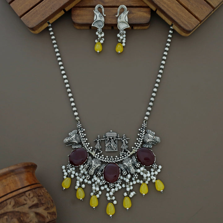 Alizza Antique Pearl Neckpiece With Earring
