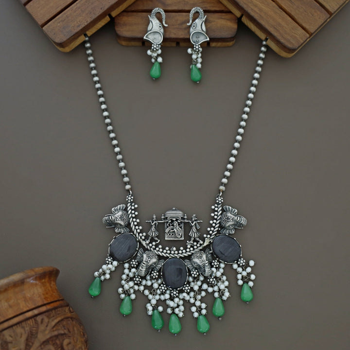 Alizza Antique Pearl Neckpiece With Earring