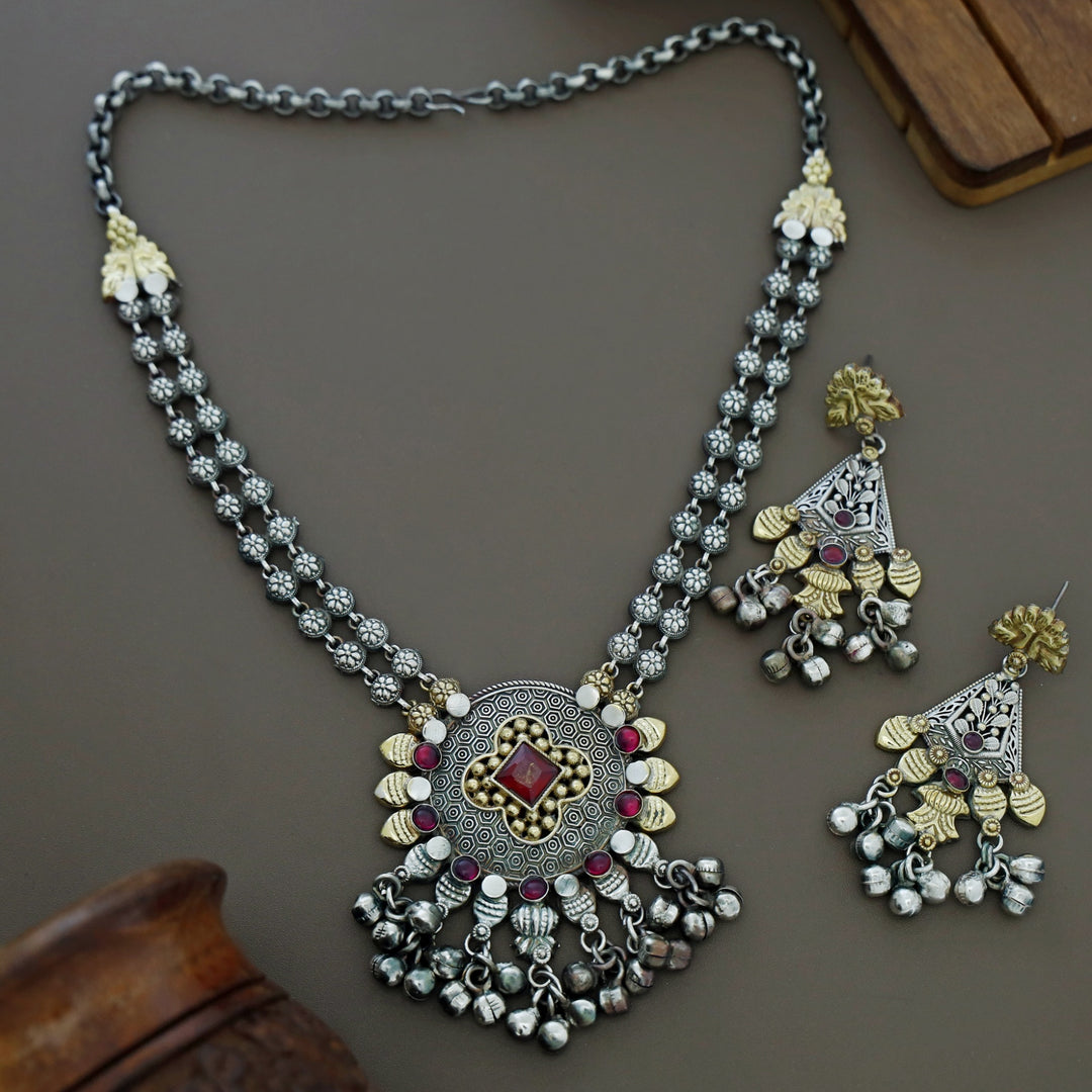 Gyanvi Dual Tone Ghungroo Neckpiece With Earring