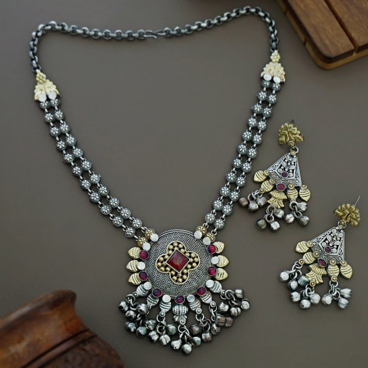 Gyanvi Dual Tone Ghungroo Neckpiece With Earring