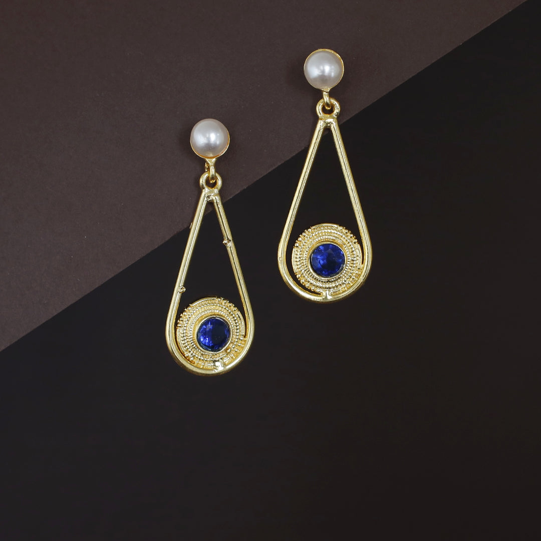 Ginny Golden Swing Pearl Glossy Earring