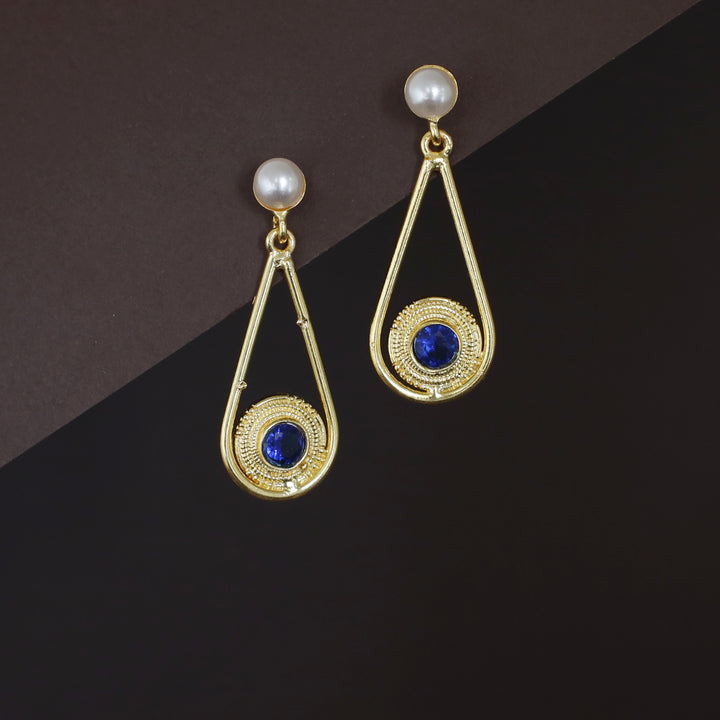 Ginny Golden Swing Pearl Glossy Earring