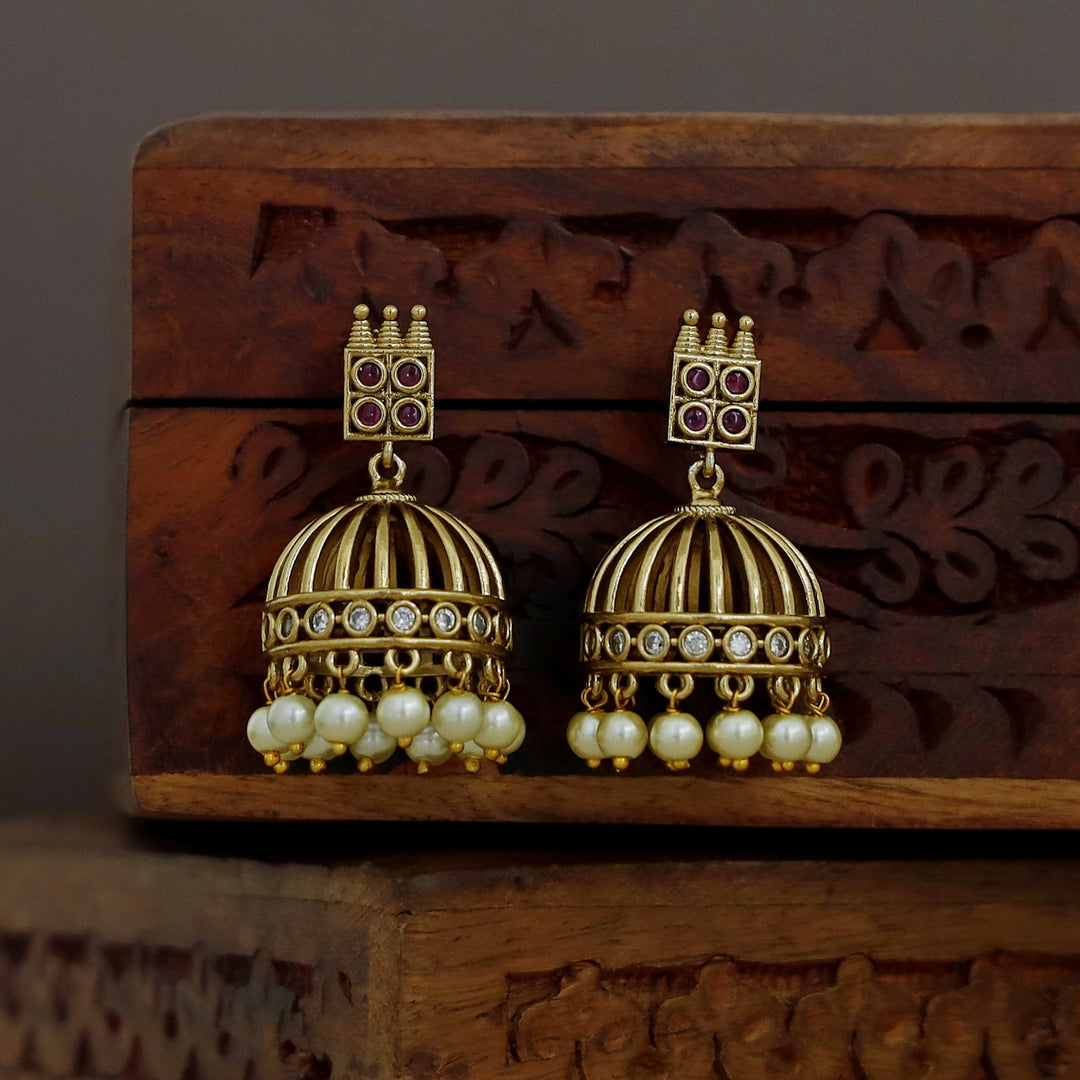 Viniha Kemp Pearl Jhumka