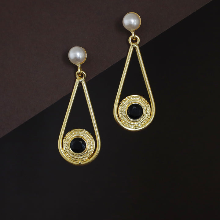 Ginny Golden Swing Pearl Glossy Earring