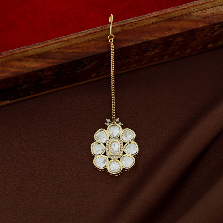 Aayana Kundan Flower Pearl Tikka