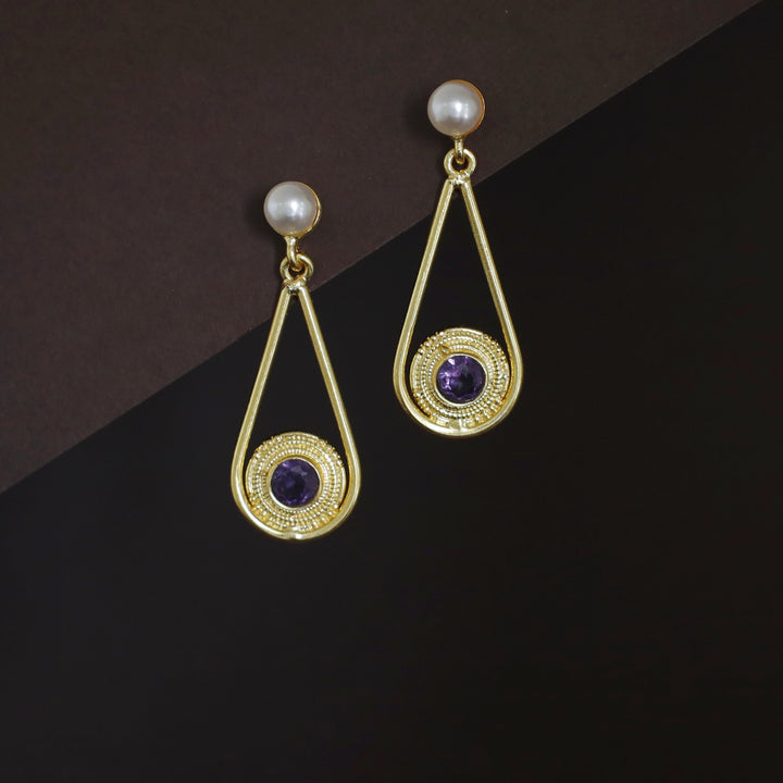 Ginny Golden Swing Pearl Glossy Earring