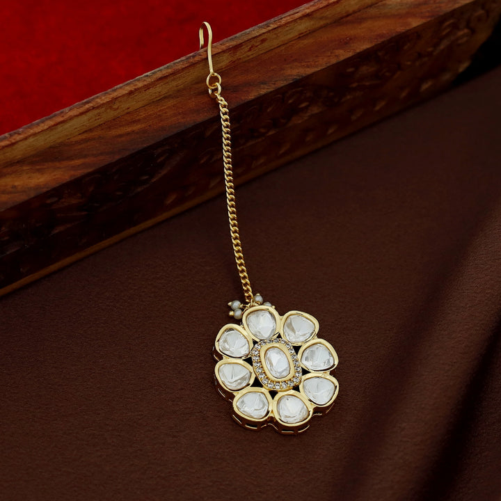 Aayana Kundan Flower Pearl Tikka