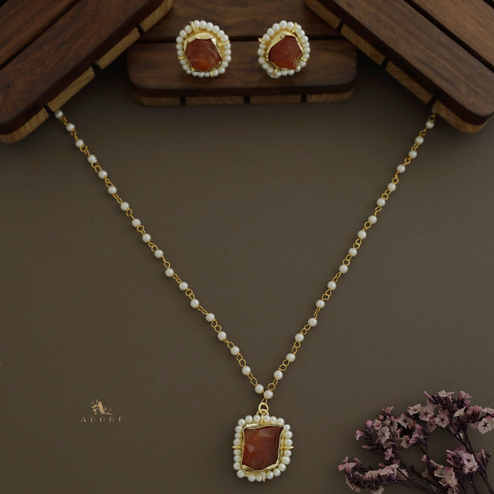 Nasmiya Cluster Pearl Raw Stone Neckpiece With Stud