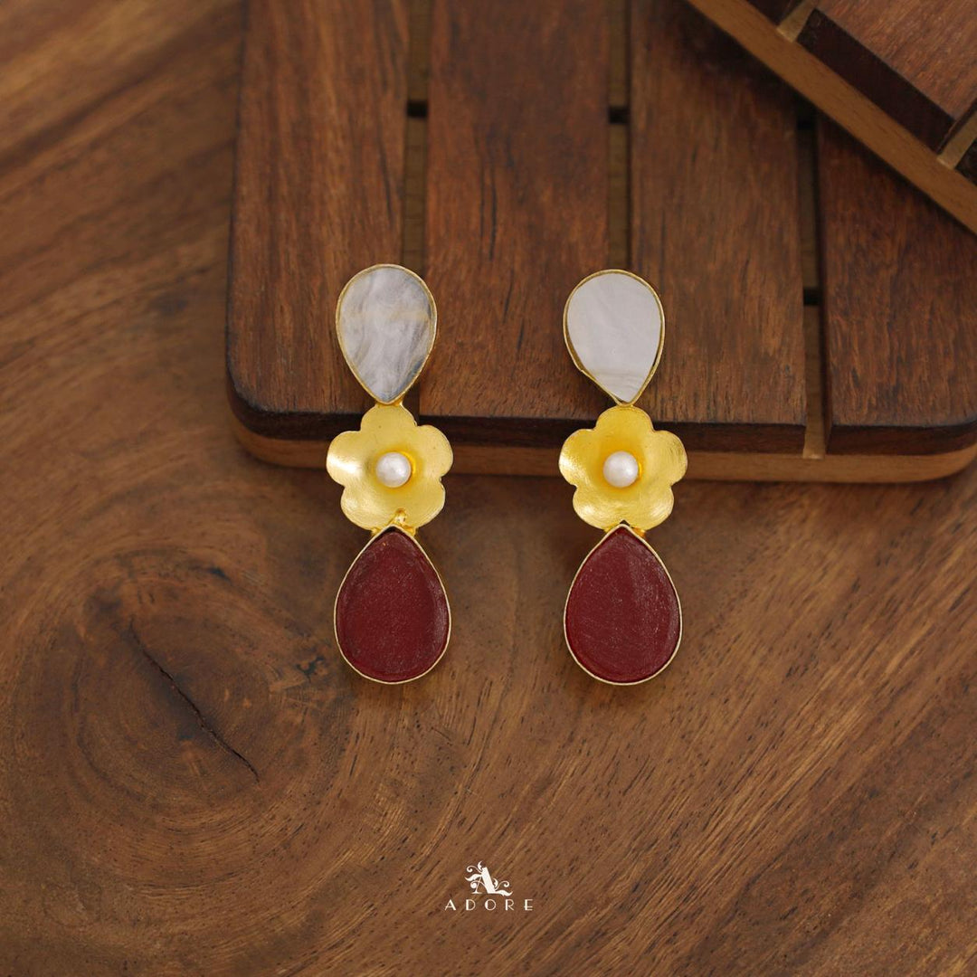 Haizea Harmony Golden Flower MOP Earring