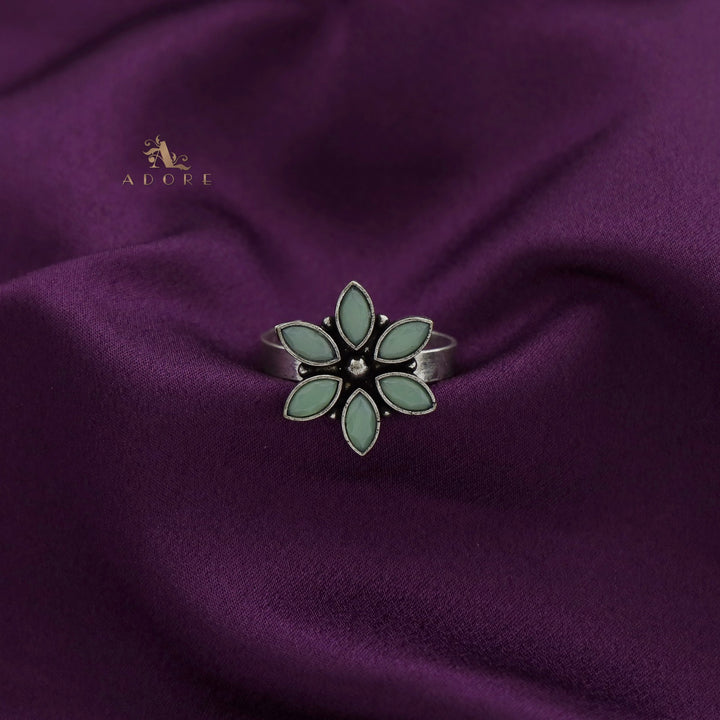 Flora Glossy Flower Ring