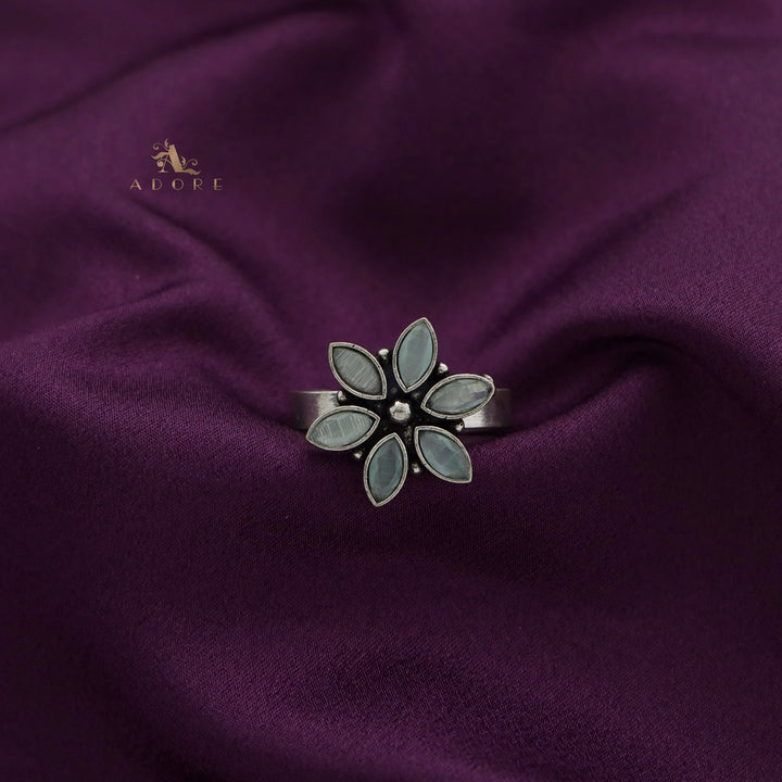 Flora Glossy Flower Ring
